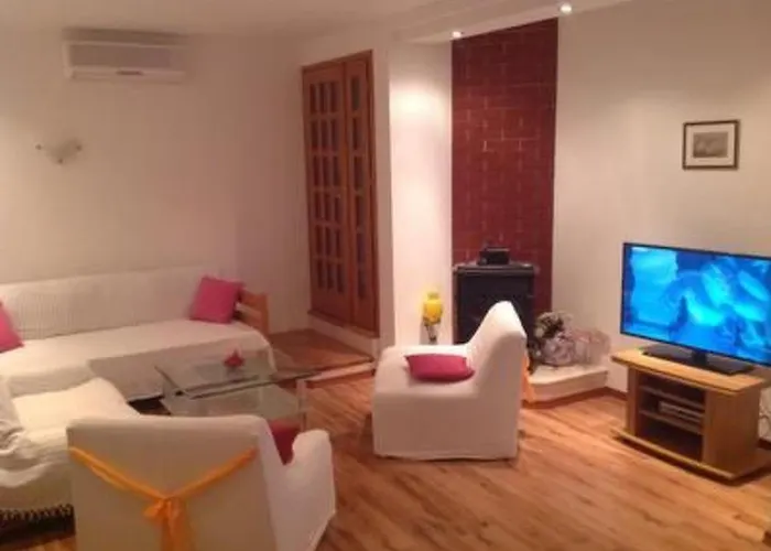 Mit Garten- Grill Und Terrasse By Interhome 特罗吉尔